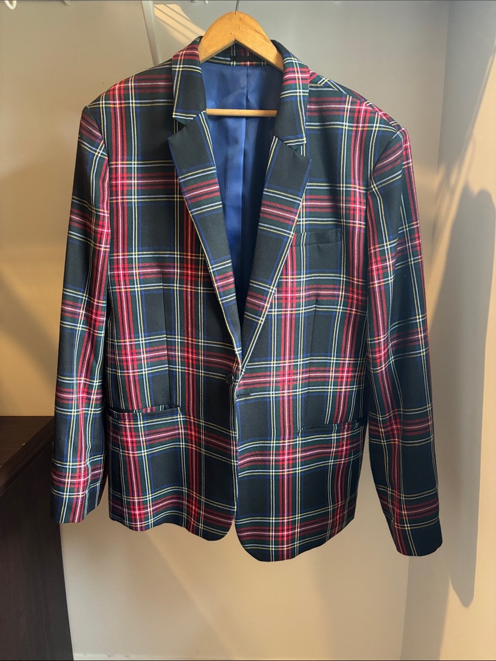 Simons Tartan Plaid Sport Coat with Red & Green Accents
